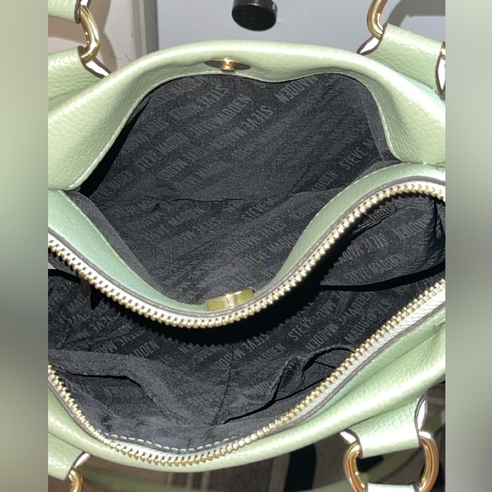 STEVE MADDEN BJessie Crossbody Bag In Green - Picture 5 of 12